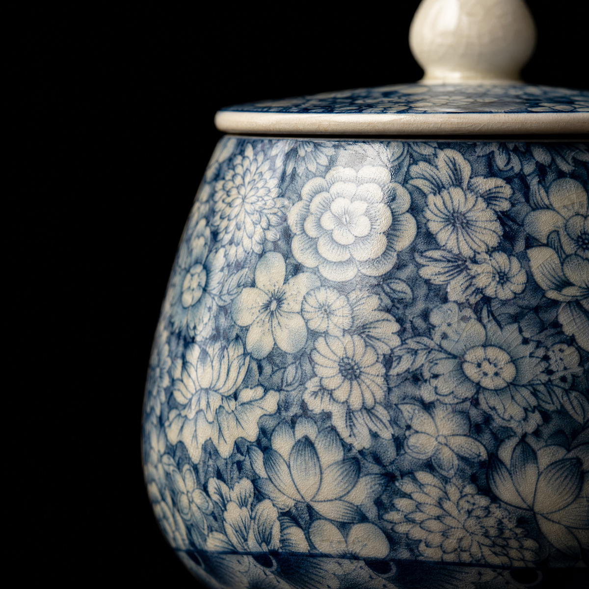 Blue & White Porcelain Tea Caddy