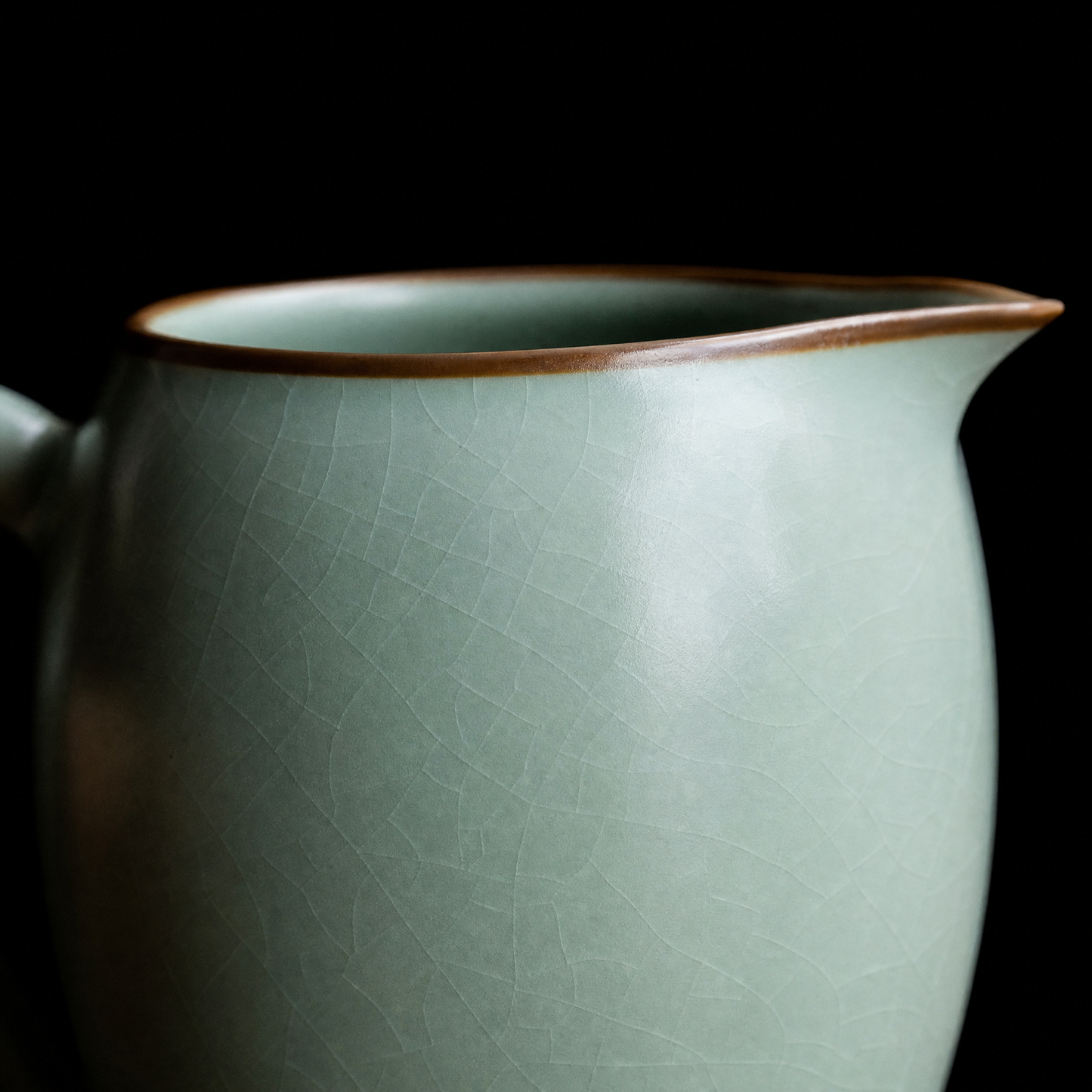 Ru-Style Crackle Tea Pitcher (Gong Dao Bei)